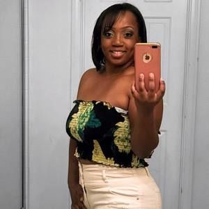 Meet your Posher, Danielle